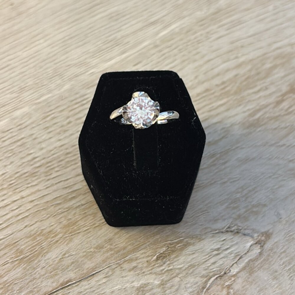 New Zirconia Round Cut Engagement Ring on a Beautiful Sterling Silver Setting